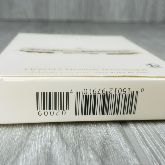 Hallmark Christmas Ornament 2007 Freedom Train Sleeper Lionel train collection - Picture 3 of 7